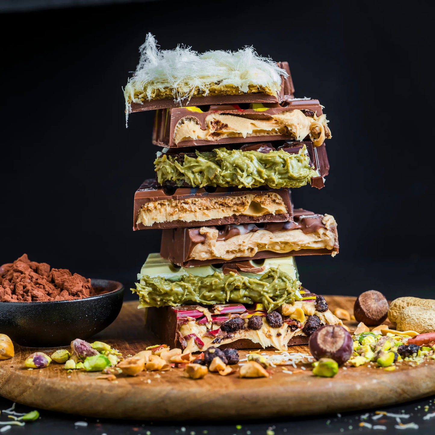 Köp Din Dubai Choklad – Pistasch 220 gram – Smältande Skönhet från Dubai